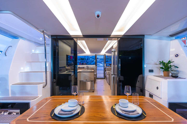 2019 Robertson and Caine Leopard 40