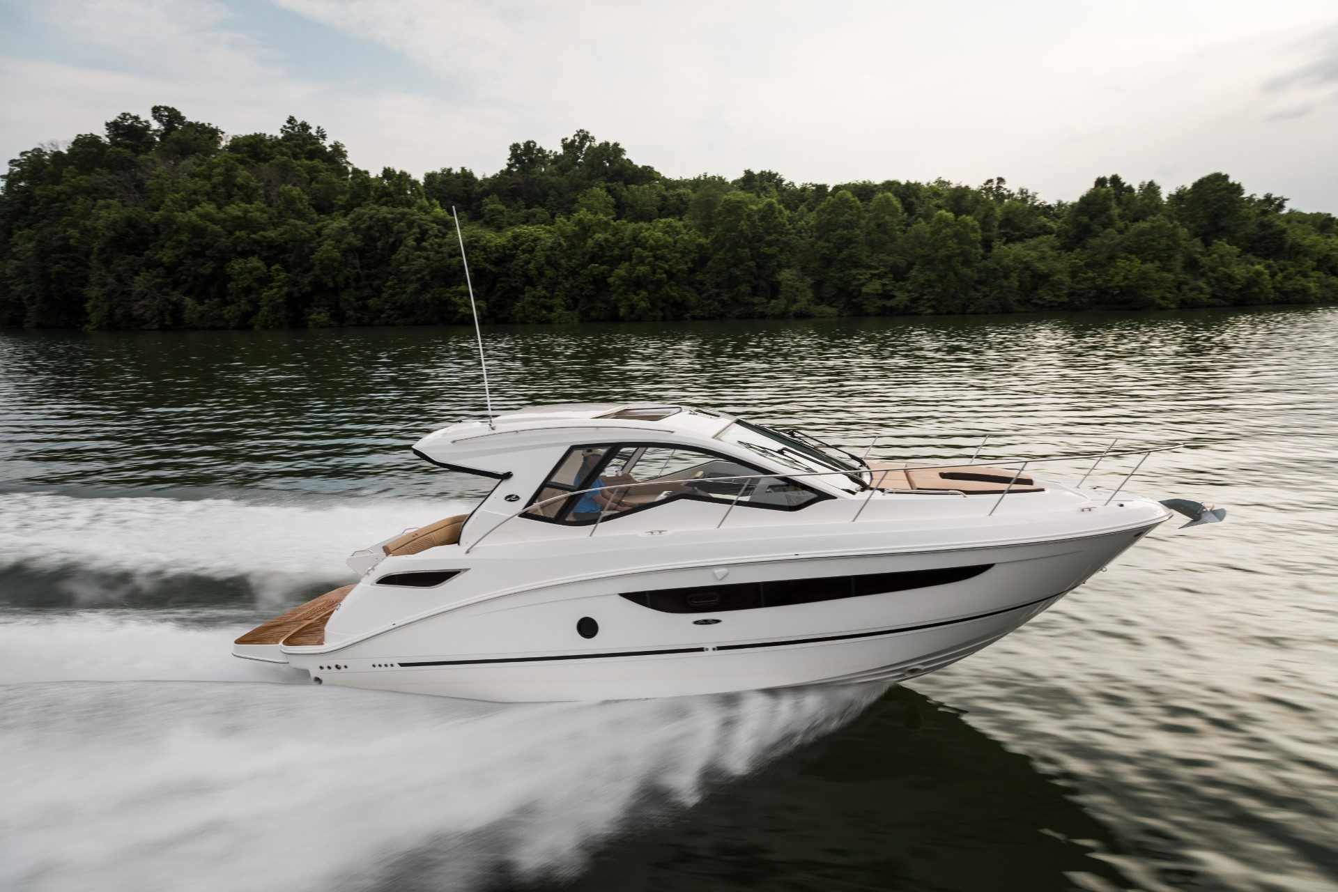 2021 Sea Ray Sundancer 350 Coupe