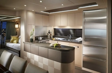 2018 Sunseeker 75 Yacht