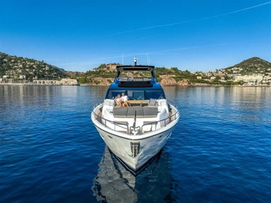 2018 Sunseeker 86 Yacht