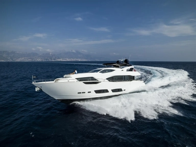 2016 Sunseeker 95 Yacht