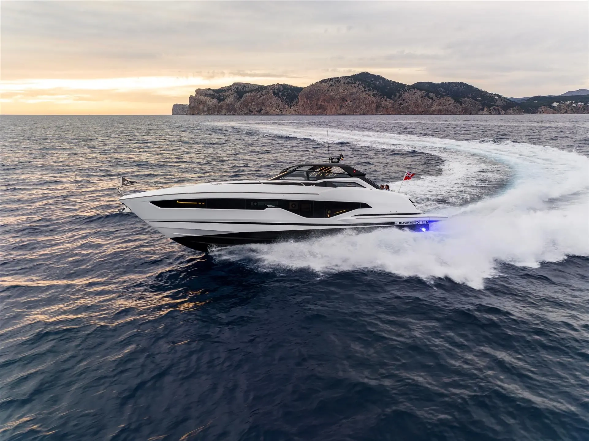 2023 Sunseeker Superhawk 55